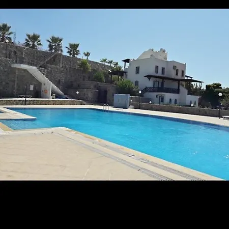 Yalikavakta Muhtesem Deniz Manzarali Hotel